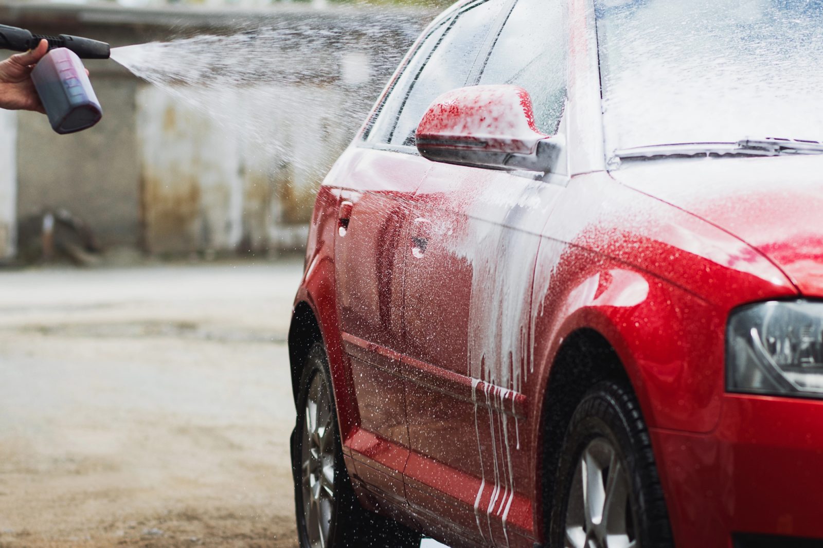 Na voljo so različne možnosti čiščenje avtomobila, ki ga izberem glede na potrebo in na čas